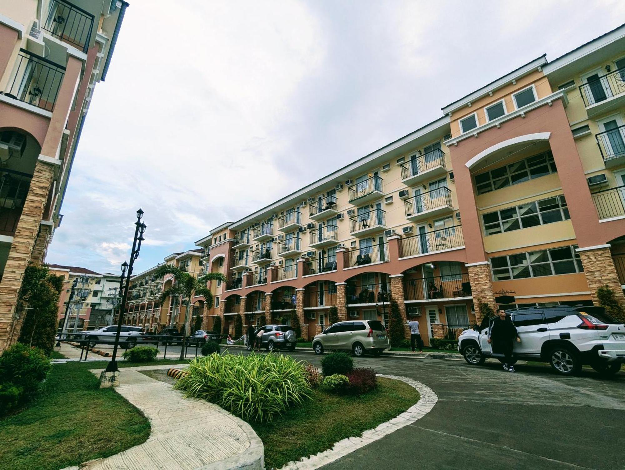 Reicondotel Arezzo Davao Davao City Buitenkant foto